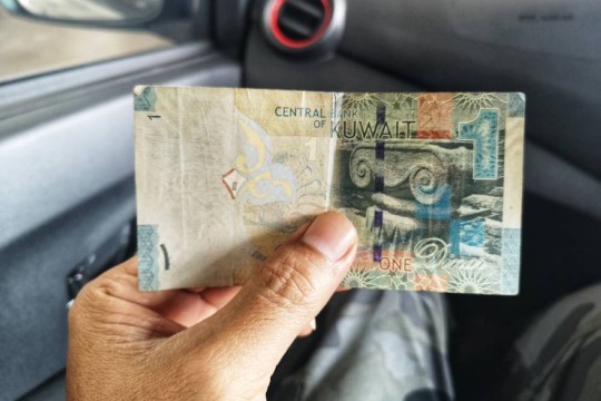 Cash usage falls to 30% in Kuwait amid digital shift