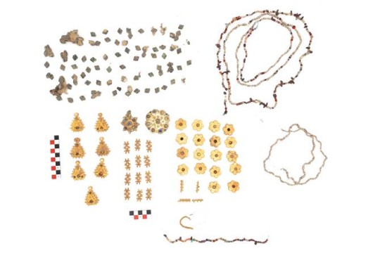 Ancient 100-piece gold jewelry set from Abbasid era discovered in Saudi Arabia-Saudi Arabia