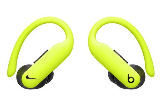 The Swooshوهو شعار شركة Nike يلتقي بـ "b": Beats وNike تكشفان عن أول تعاون تاريخي على الإطلاق لسماعات Powerbeats Pro 2
