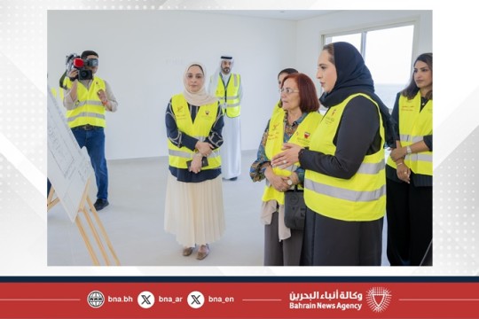 Housing Minister, SCW Sec Gen inspect Masaken 2 project in Al Hidd Housing City