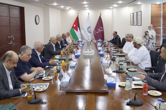 Haj Tawfiq calls for building economic integration with Oman-Jordan