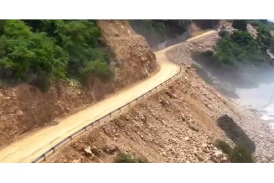 Road projects enhance access to tourist sites in Dhofar Governorate