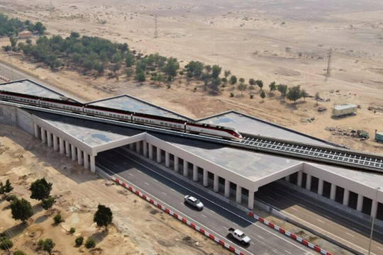 Oman-Etihad Rail invites bids for passenger stations and freight facilities