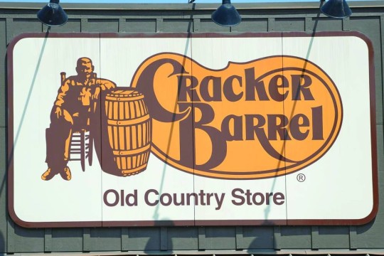 Cracker Barrel relents, says its old logo will return-Iran