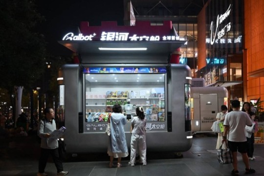 Sharing beds becomes China’s latest money-saving trend