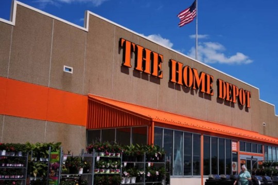 Home Depot sales rise as US housing slump deters big projects