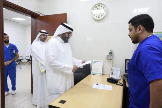 Health official inspects Khaldiya health center-Kuwait