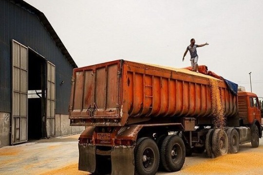 Loading, unloading of basic goods increase at ports-Iran