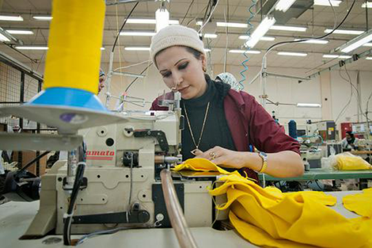 Rising prices drive Jordanians towards tailoring over fast fashion-Jordan