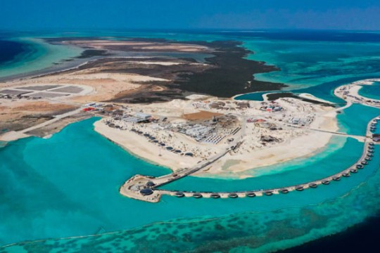 Mammoet achieves key milestone with Red Sea villa installation