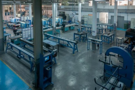 Manufacturing trade balance deficit narrows by 60.6% at end of November 2023 (APII)