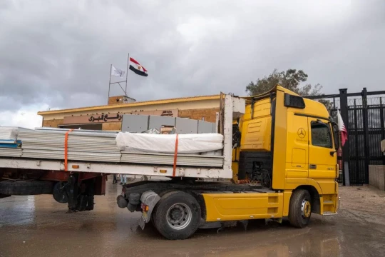 Egypt sends first shipment of mobile homes to Gaza under ceasefire deal-Palestine