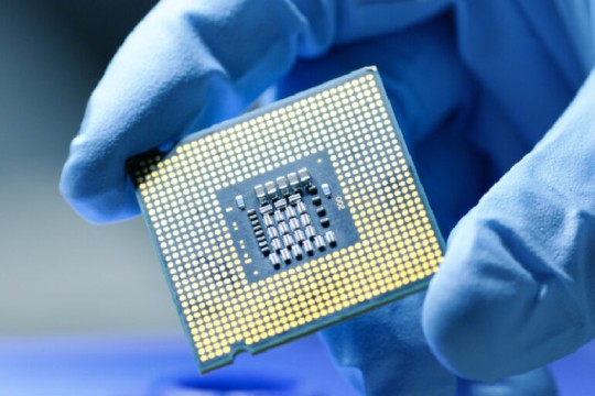 Oman to have centre of excellence for semiconductors