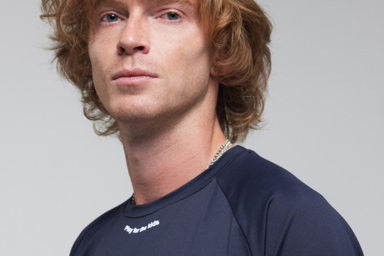 ميدكير وصيدلية أستر يعلنان عن تعيين نجم التنس الدولي أندريه روبليف سفيراً للعلامة التجارية