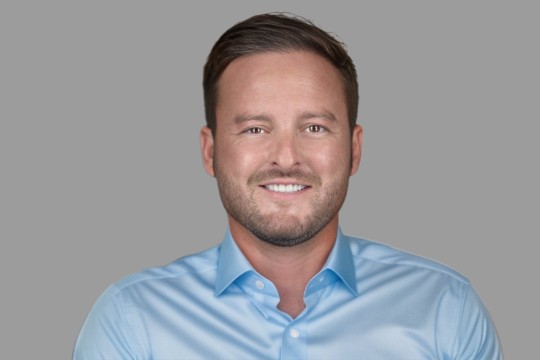 السيد Aaron Brown ينضم إلى iSAM Securities لتعزيز النمو في منطقة الشرق الأوسط وشمال إفريقيا