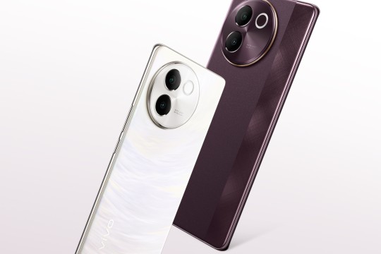 ڤيڤو تكشف عن هاتف V30e أنحف هاتف ذكي مزود ببطارية 5500 مللي أمبير في الساعة