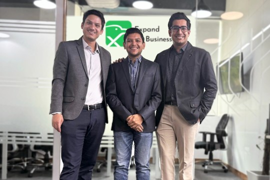 بدعم من "القابضة" (ADQ) شركة إكسباند ماي بزنس (إي إم بي) تقود التحول الرقمي في المنطقة