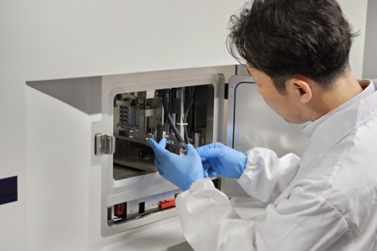 Rigaku: Novel Electron Density Topography Technology to Reveal Biological Macromolecules’ Properties