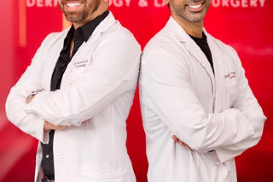 Neutrogena® تطلق تعاونًا رائدًا مع اثنين من أشهر أطباء الأمراض الجلدية في العالم