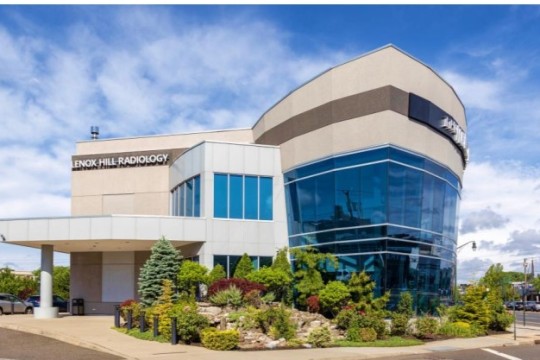 أرزان ثروات مستشاراً للاستحواذ الاستراتيجي على محفظة مراكز أشعة متميزة في لونغ آيلاند ، نيويورك