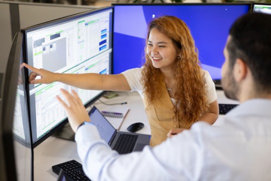 شركة SLB تبرم اتفاقية تعاونية لتعزيز الحلول الرقمية الجديدة