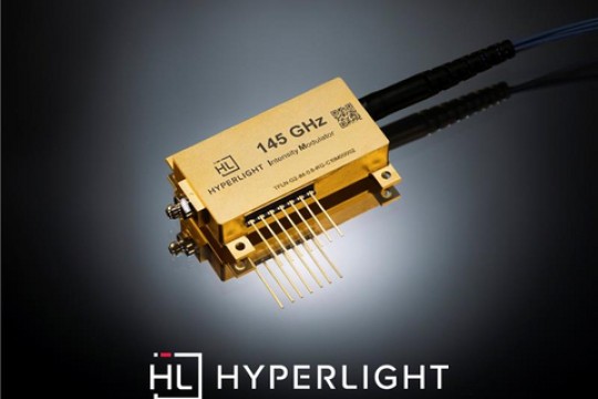 HyperLight تُطلق مُغيِّرات مرجعية بتردد 145 جيجاهرتز لتمكين تطوير بيانات الاتصالات بسرعة 448 جيجابت/ثانية لكل قناة و260 جيجابود في قطاع الاتصالات