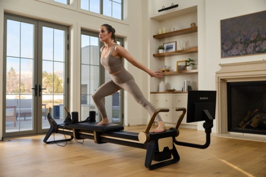 جهاز تمارين البيلاتس الأكثر طموحًا من NordicTrack حتى الآن: طرح جهاز Ultra 1 Reformer