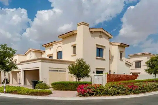 Abu Dhabi ready villa sales volumes up 72pc; hits four-year high